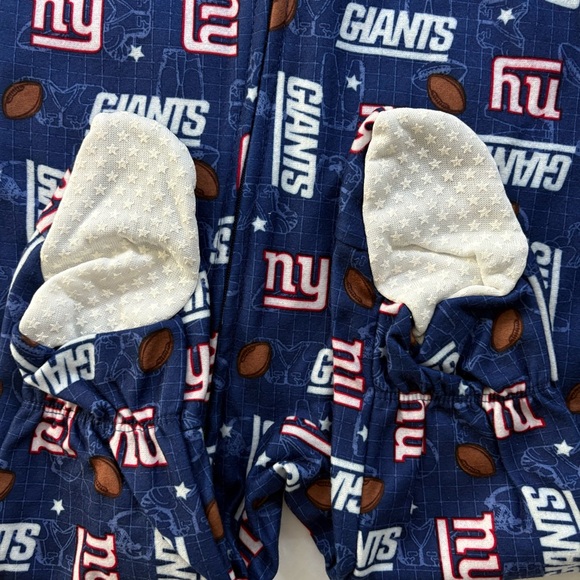 NWT New York Giants Full-Zip Onsie Sleeper - Picture 4 of 7